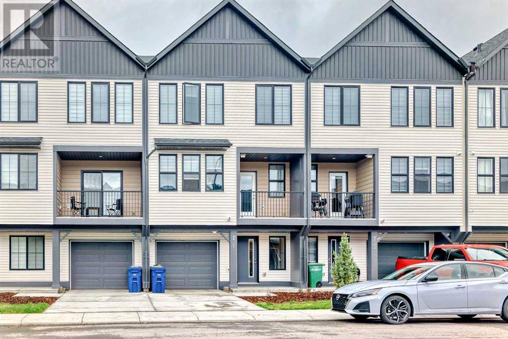 Airdrie, AB T4B5M7,751 South Point Heath SW