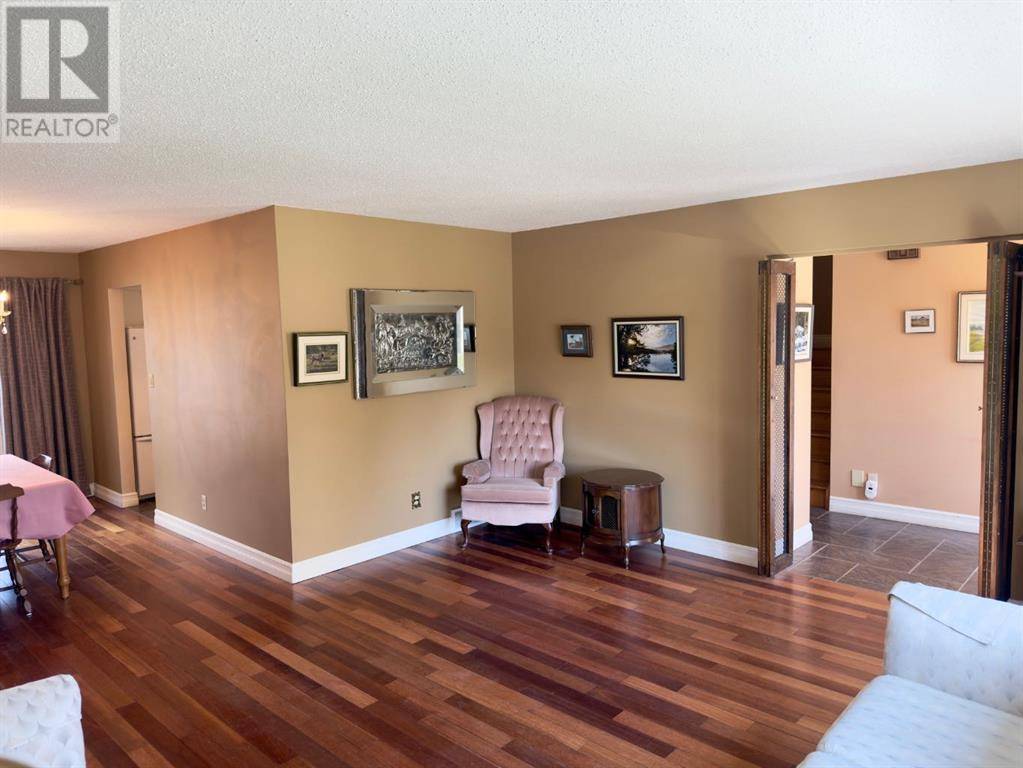 Calgary, AB T2J3T3,12419 Lake Fraser Way SE
