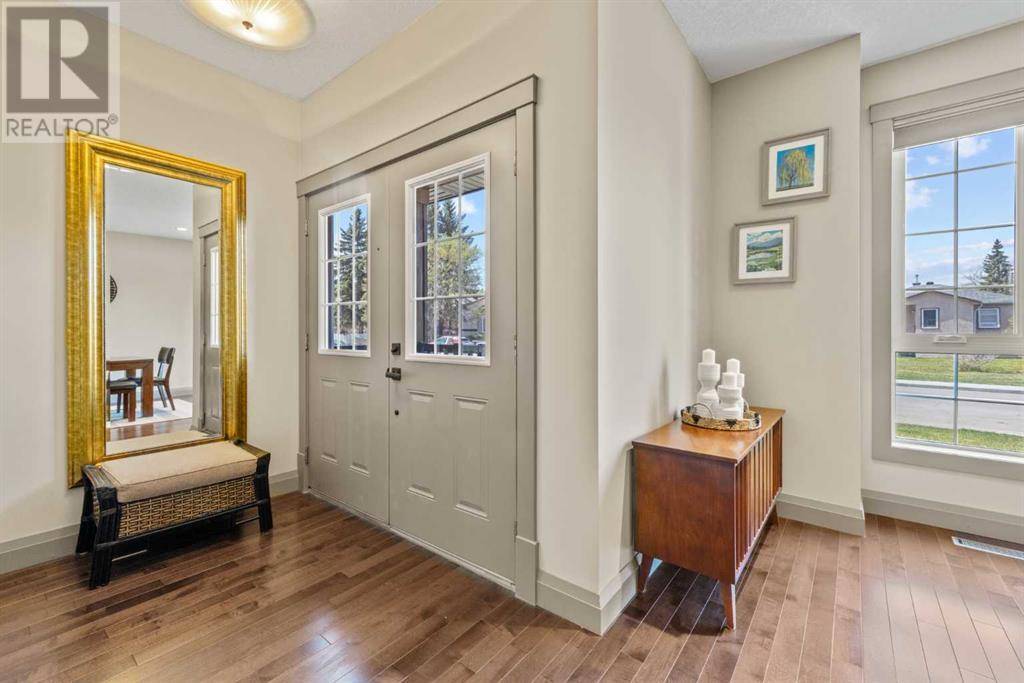 Calgary, AB T3B2R5,4614 84 Street NW