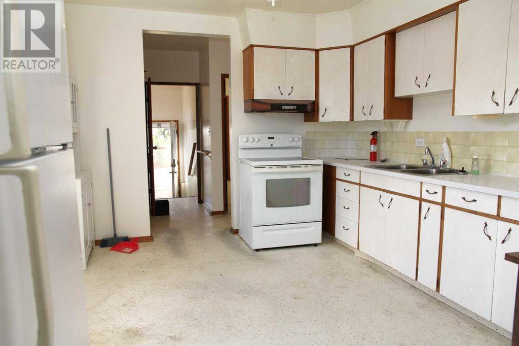 Maidstone, SK S0M1M0,109 5 Avenue W