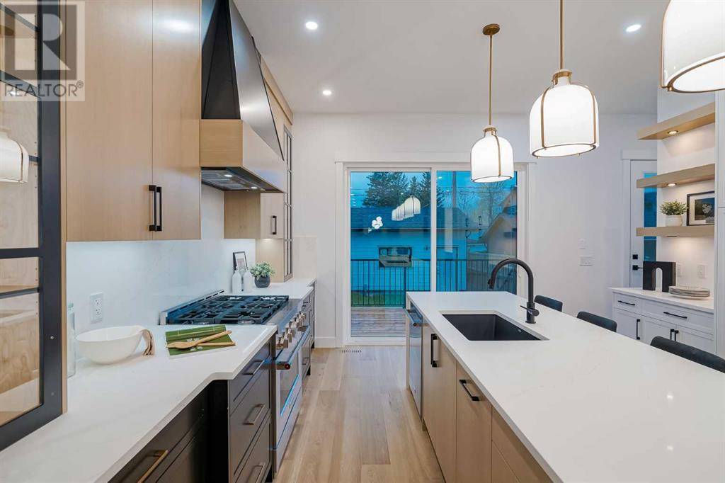 Calgary, AB T3E3K3,3531 40 Street SW