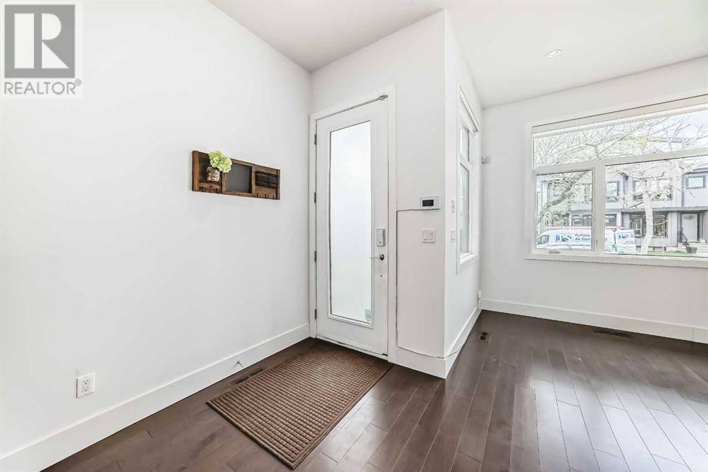 Calgary, AB T2E4M1,220A 10 Street NE