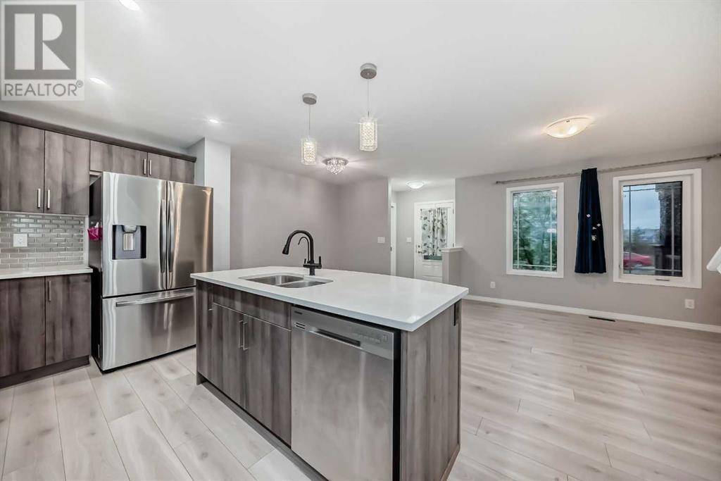 Calgary, AB T3P1N5,1526 Carrington Boulevard NW