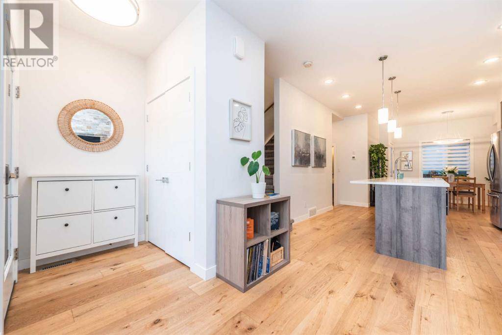 Calgary, AB T3E8E1,2733 19 Avenue SW