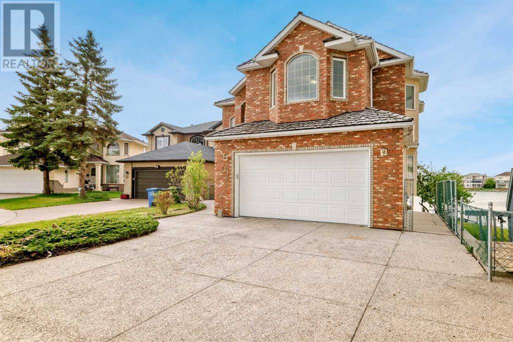 Calgary, AB T3J3J7,147 Coral Shores Landing NE