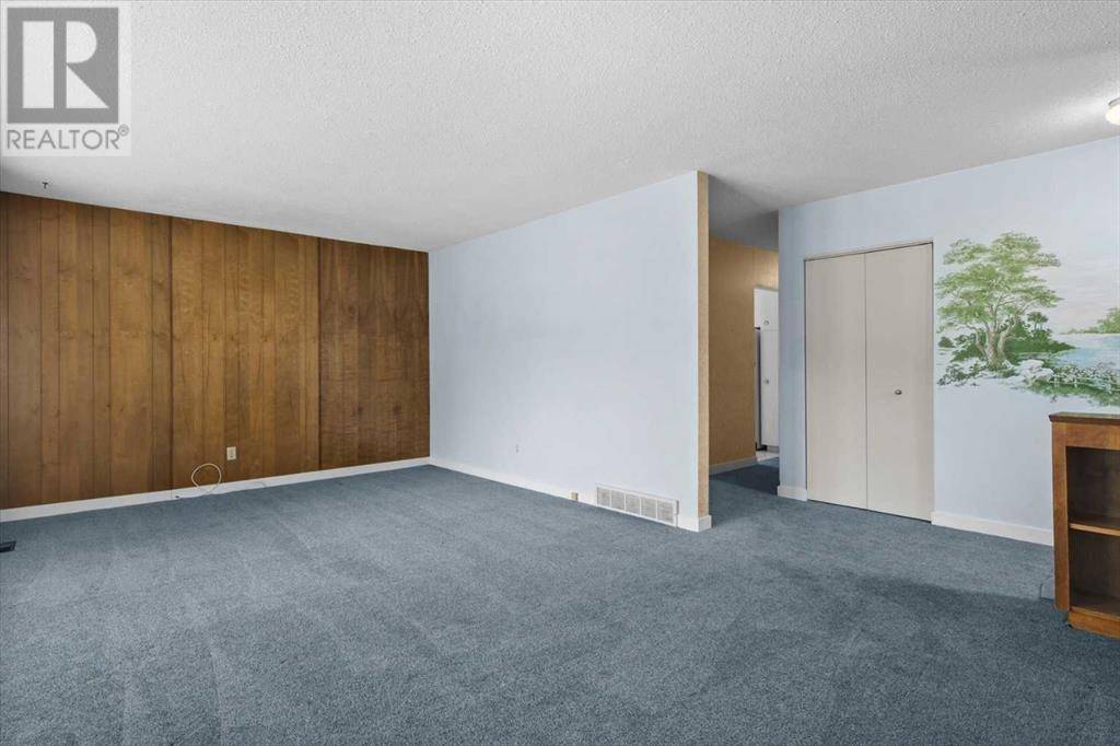 Calgary, AB T2W0P6,908 Stonehaven Road SW