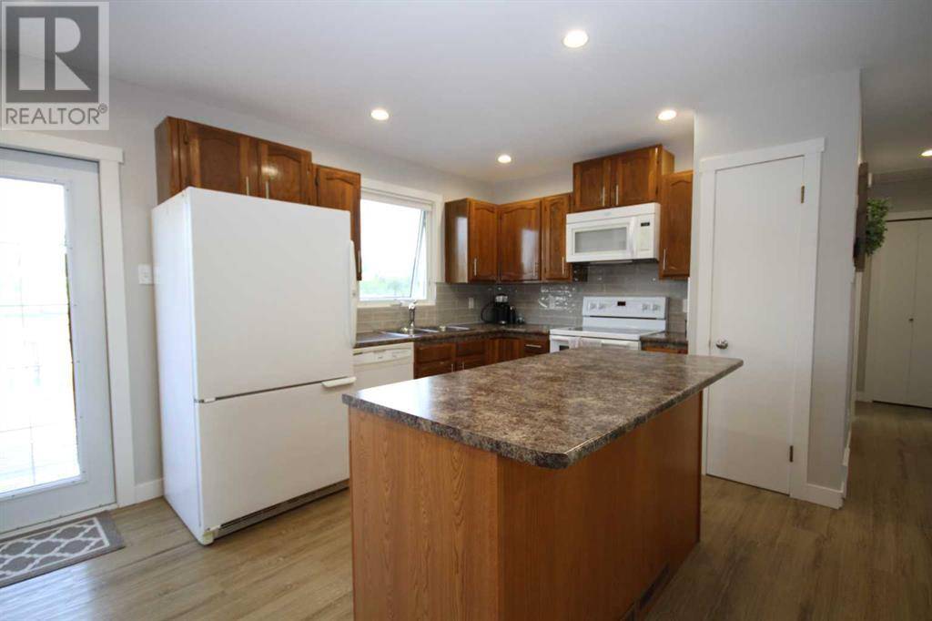 Taber, AB T1G1C6,5313 39 Avenue