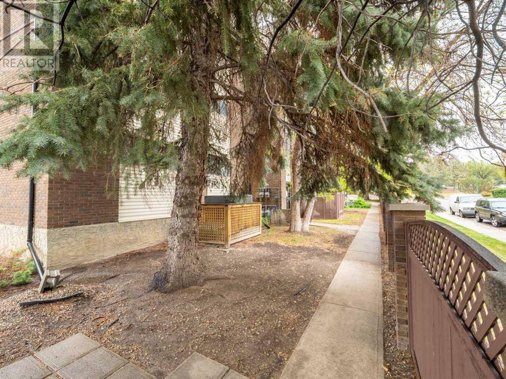 Lethbridge, AB T1J4G1,108, 2207 8 Avenue S