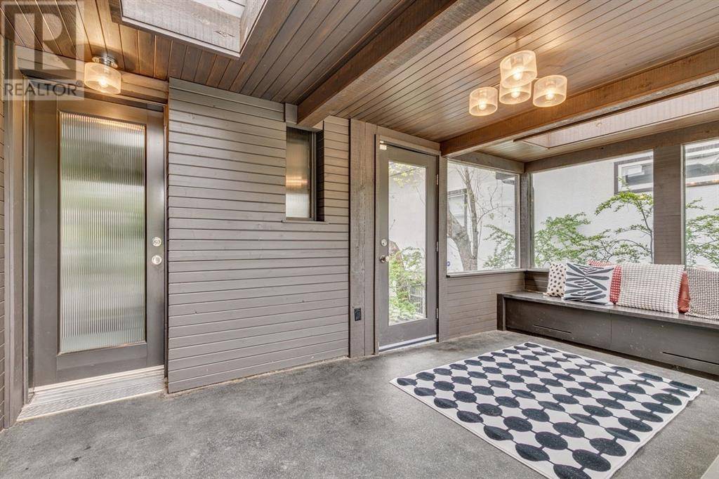 Calgary, AB T2N2G7,1222 18 Street NW