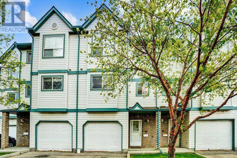 Calgary, AB T2W6H7,226 Anderson Grove SW