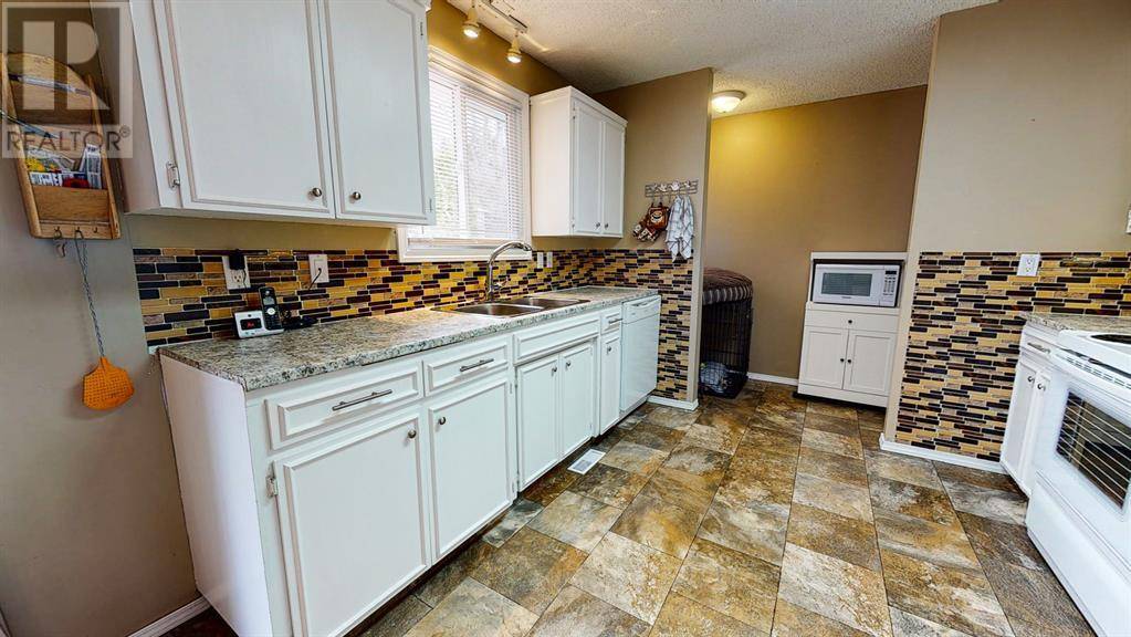 Medicine Hat, AB T1A7K5,7 Valleyview Drive SW