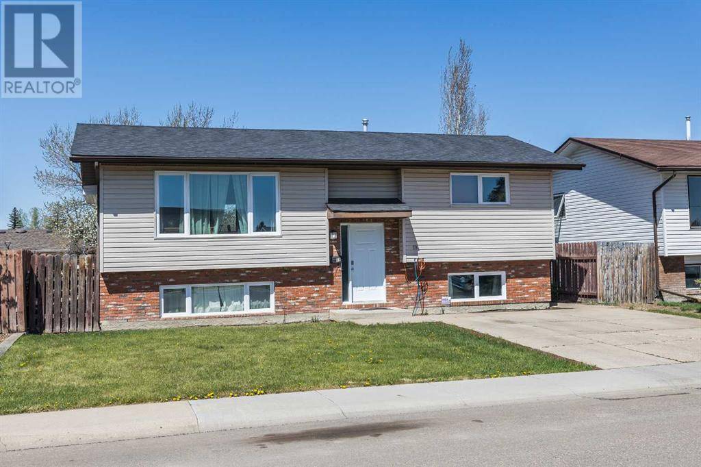Medicine Hat, AB T1B2W8,18 Elder Avenue SE