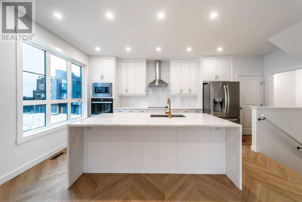 Calgary, AB T3C3Y3,618 Sovereign Common SW