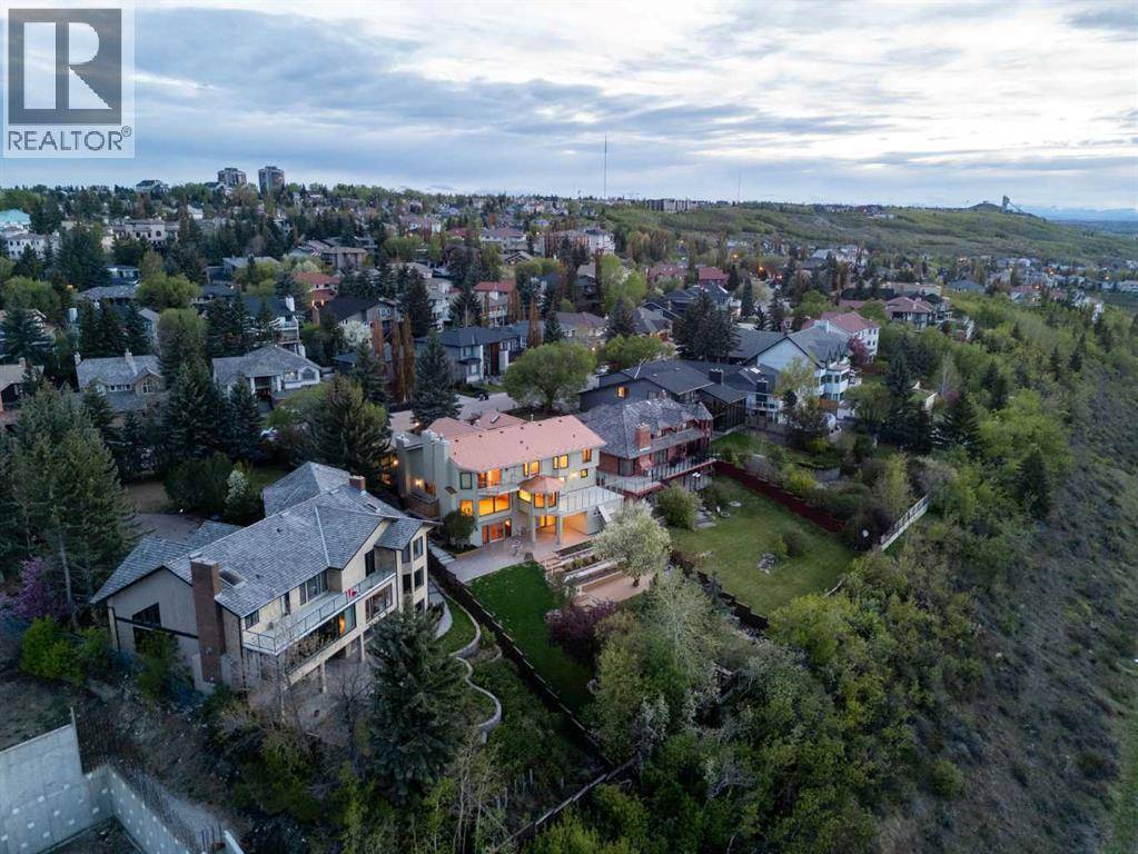 Calgary, AB T3H2B7,38 Patterson Drive SW