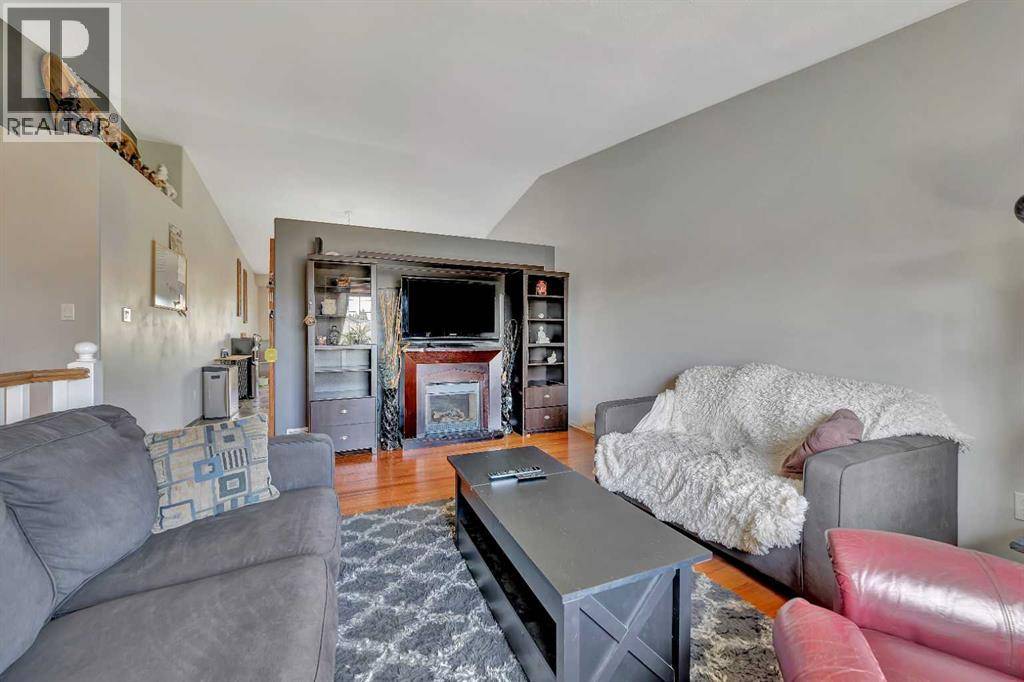 Lloydminster, AB T9V2S2,5924 41 Street