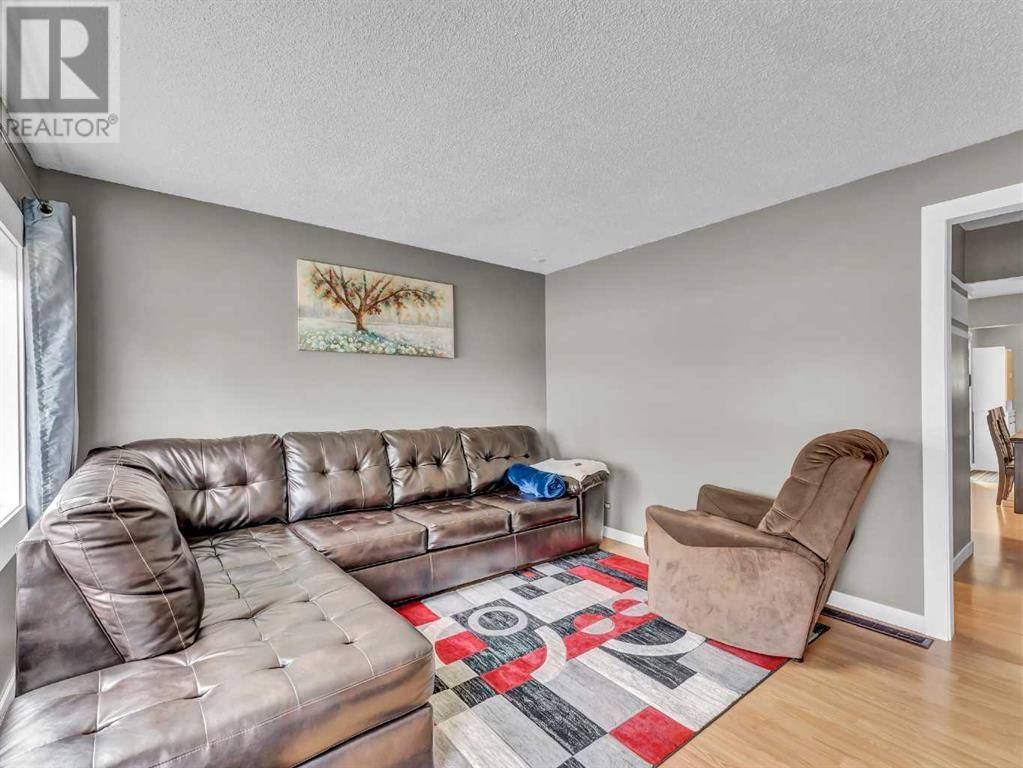 Redcliff, AB T0J2P2,214 2 Street SE