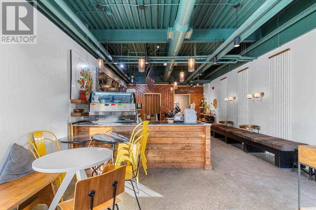 Calgary, AB T2R0S9,816a 16 Avenue SW
