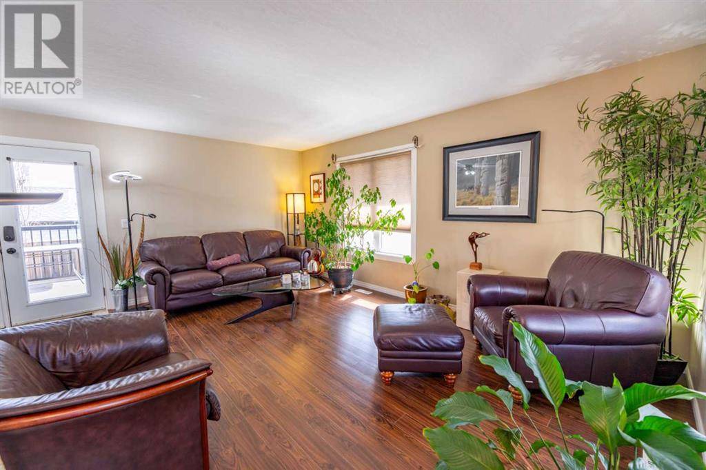 Hinton, AB T7V2C8,119 Mackay Crescent