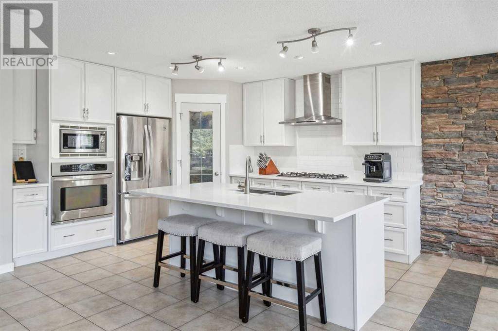 Calgary, AB T3H5R3,195 Cougarstone Court SW