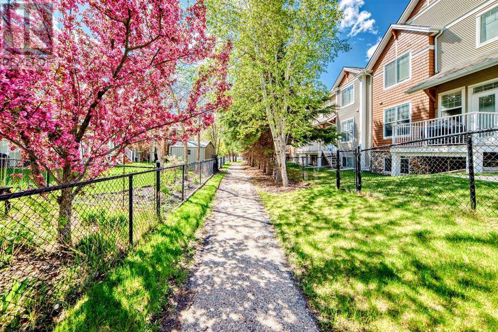Calgary, AB T3H4N7,327 Discovery Place SW