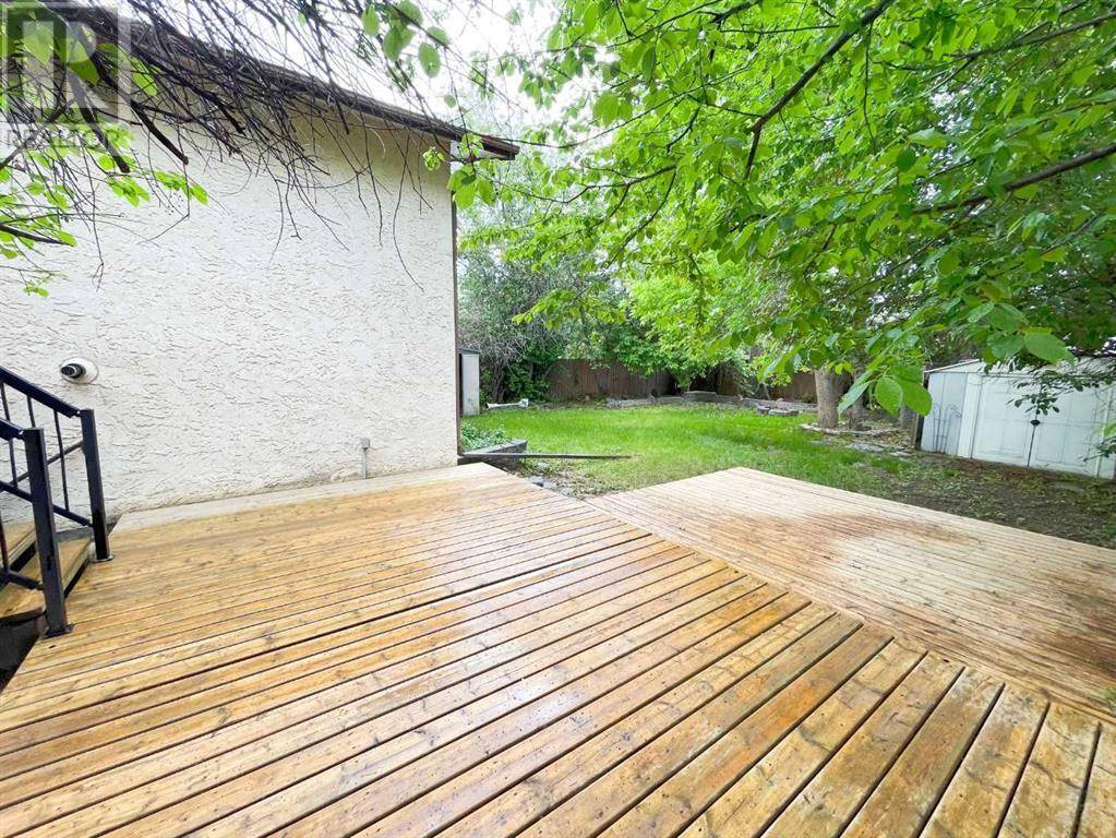Lethbridge, AB T1K5J6,40 Mohawk Road W