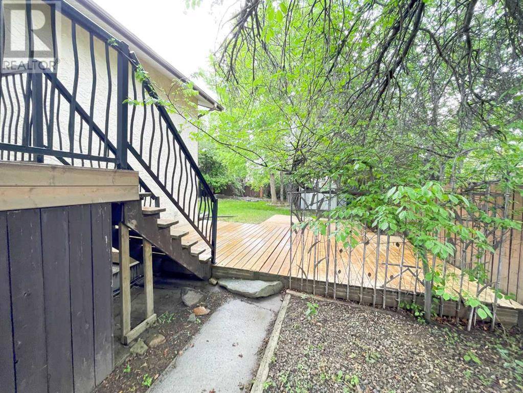 Lethbridge, AB T1K5J6,40 Mohawk Road W