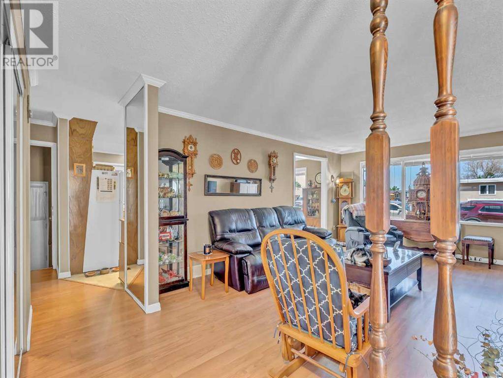 Medicine Hat, AB T1A6R3,511 12 Street NW