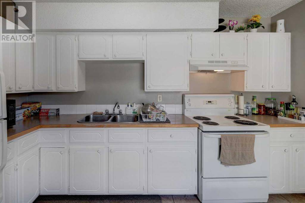 Calgary, AB T1Y5E3,58, 32 Whitnel Court NE