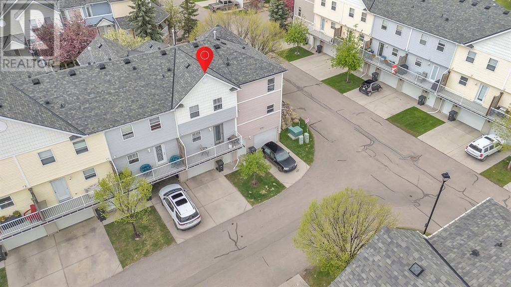 High River, AB T1V2A3,1202 Prairie Sound Drive NW