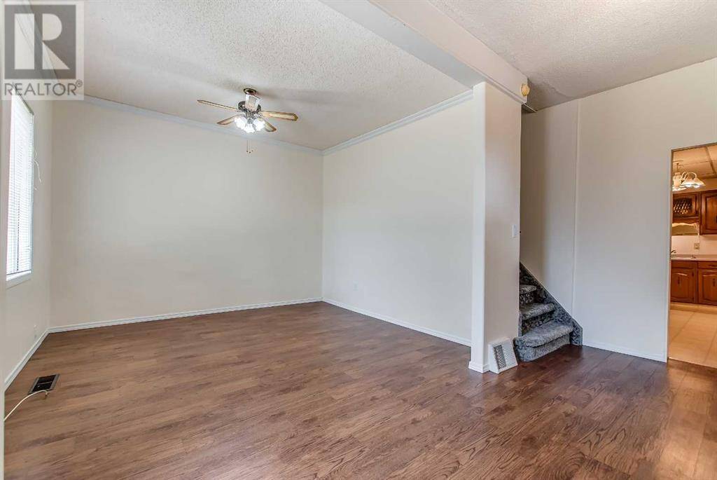 Medicine Hat, AB T1A1B3,1165 Queen Street SE