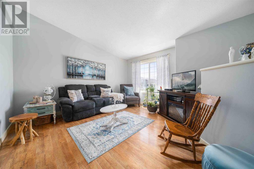 Medicine Hat, AB T1C2A8,60 Terrace Close NE