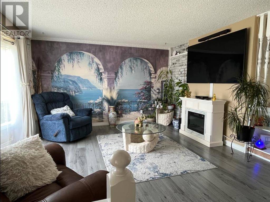 Medicine Hat, AB T1B3L7,8 Calder Bay SE