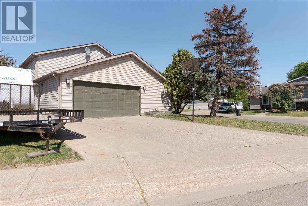 Fort Mcmurray, AB T9K1A7,105 Whiteoak Garden