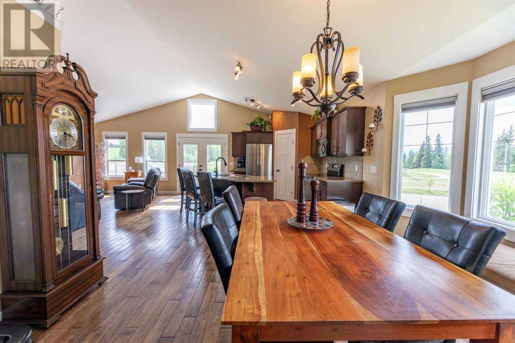 Hinton, AB T7V0B2,114 Lupin Way