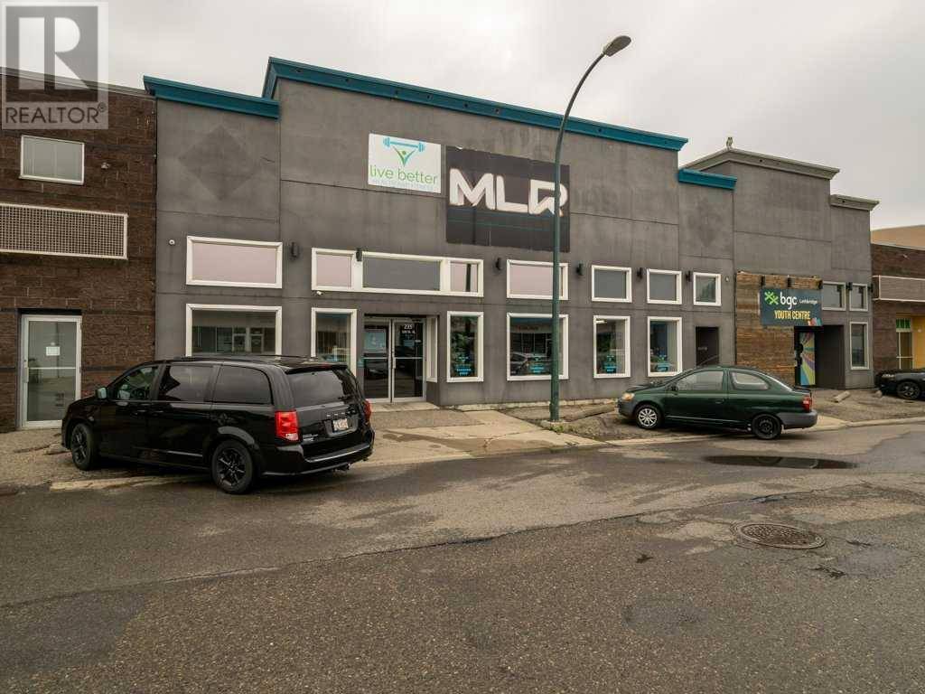 Lethbridge, AB T1H2K8,235 12B Street N