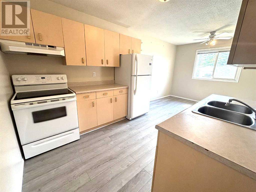 Whitecourt, AB T7S1H3,28/28A Whitecourt Avenue