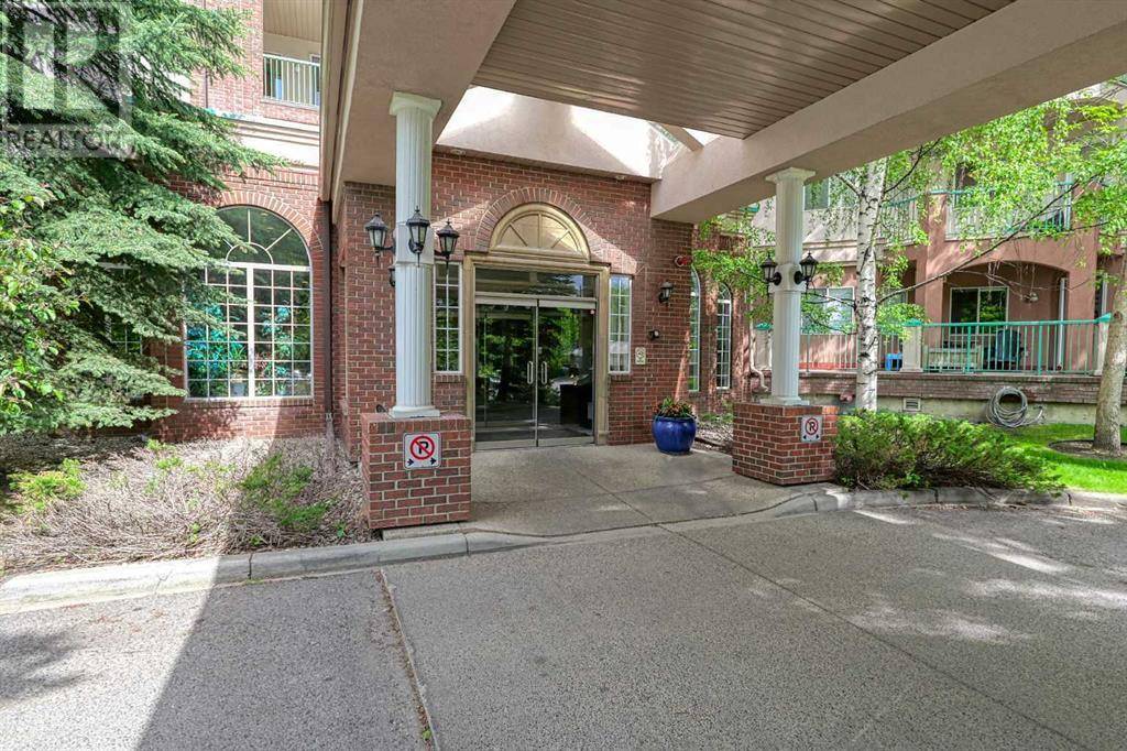 Calgary, AB T3E7G7,119, 200 Lincoln Way SW