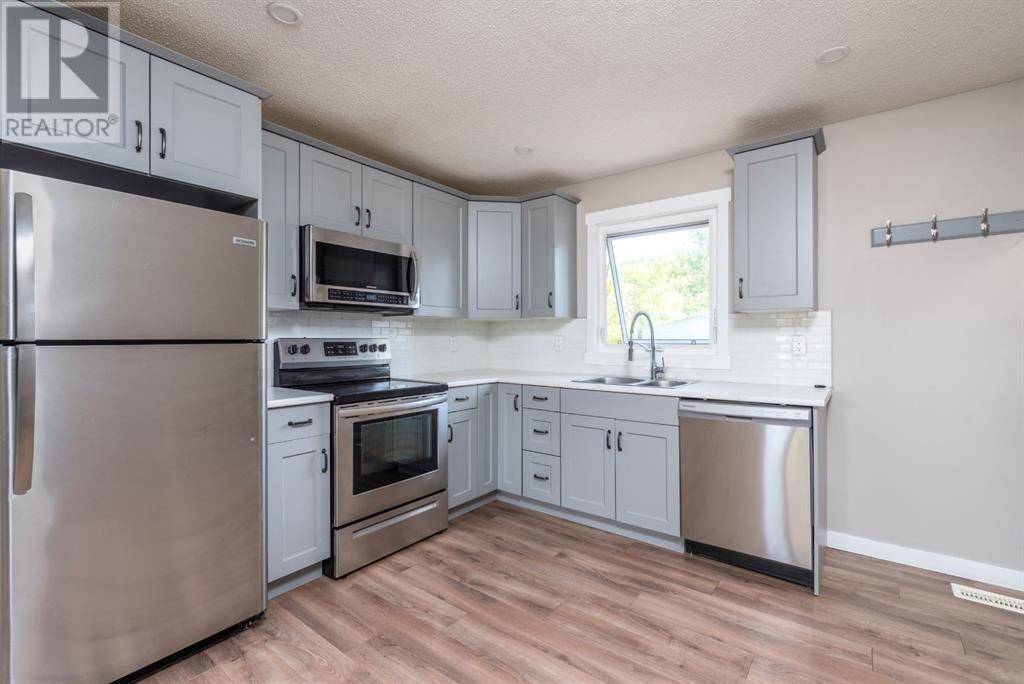 Lloydminster, AB T9V0L2,5513 49 Street
