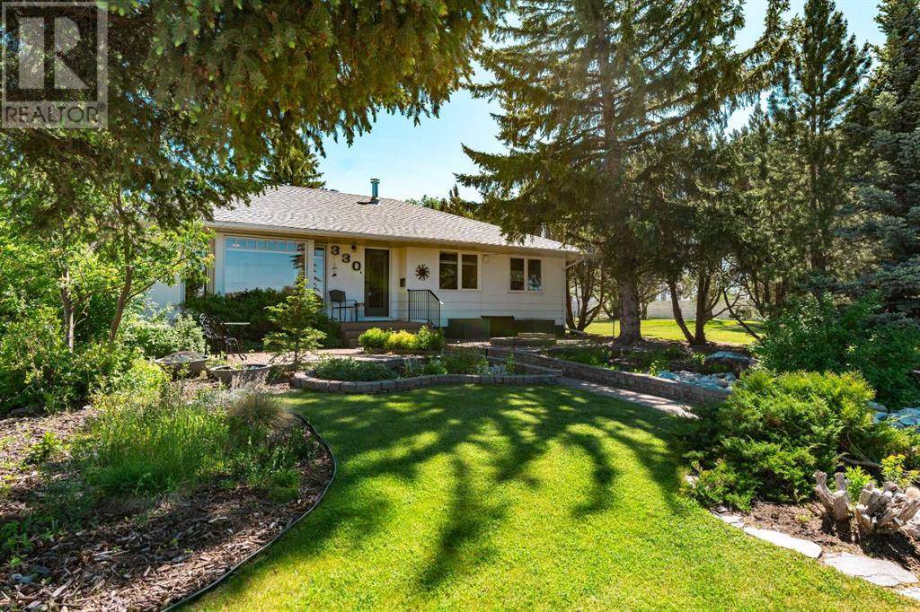 Fort Macleod, AB T0L0Z0,330 27 Street