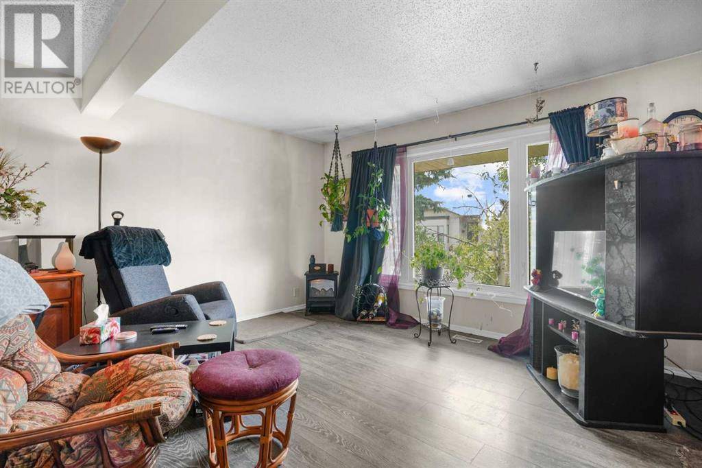 Calgary, AB T3J2W4,63 Martindale Crescent NE