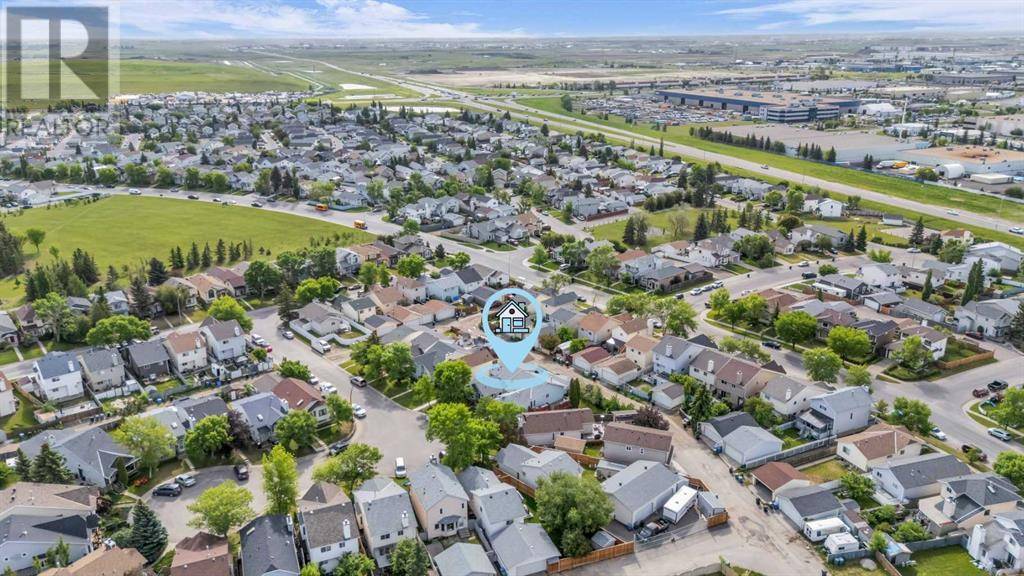 Calgary, AB T2B3C3,24 Erin Green Mews SE