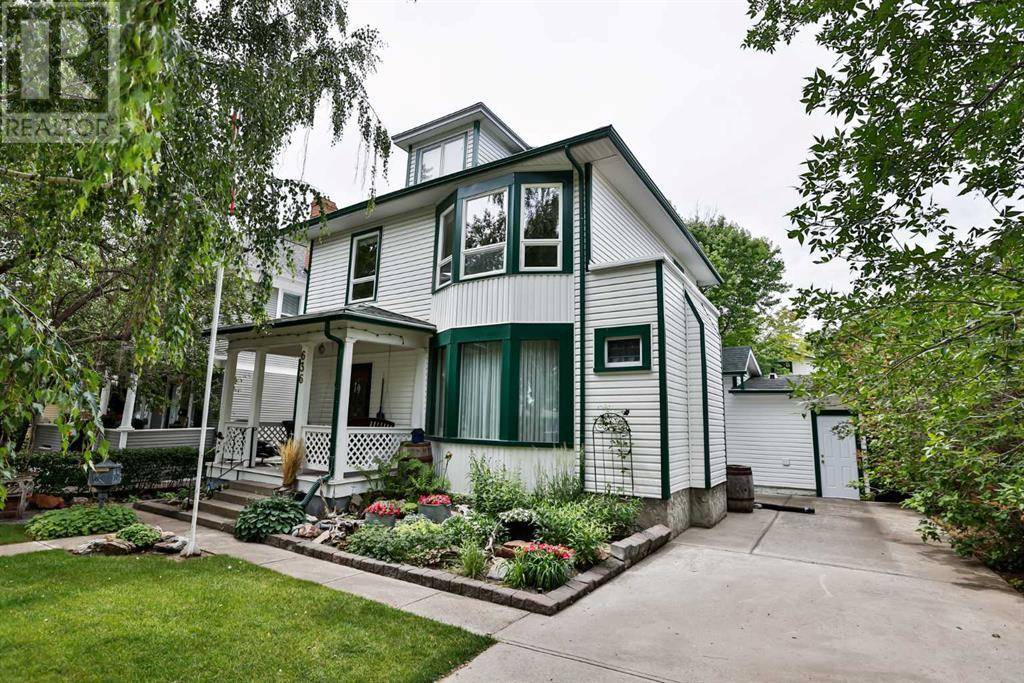 Lethbridge, AB T1J2P2,636 11 Street S