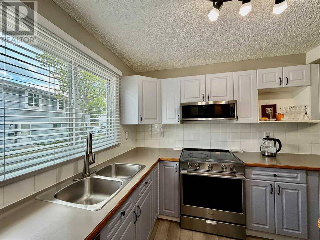 Calgary, AB T3E1E5,157, 4810 40 Avenue SW