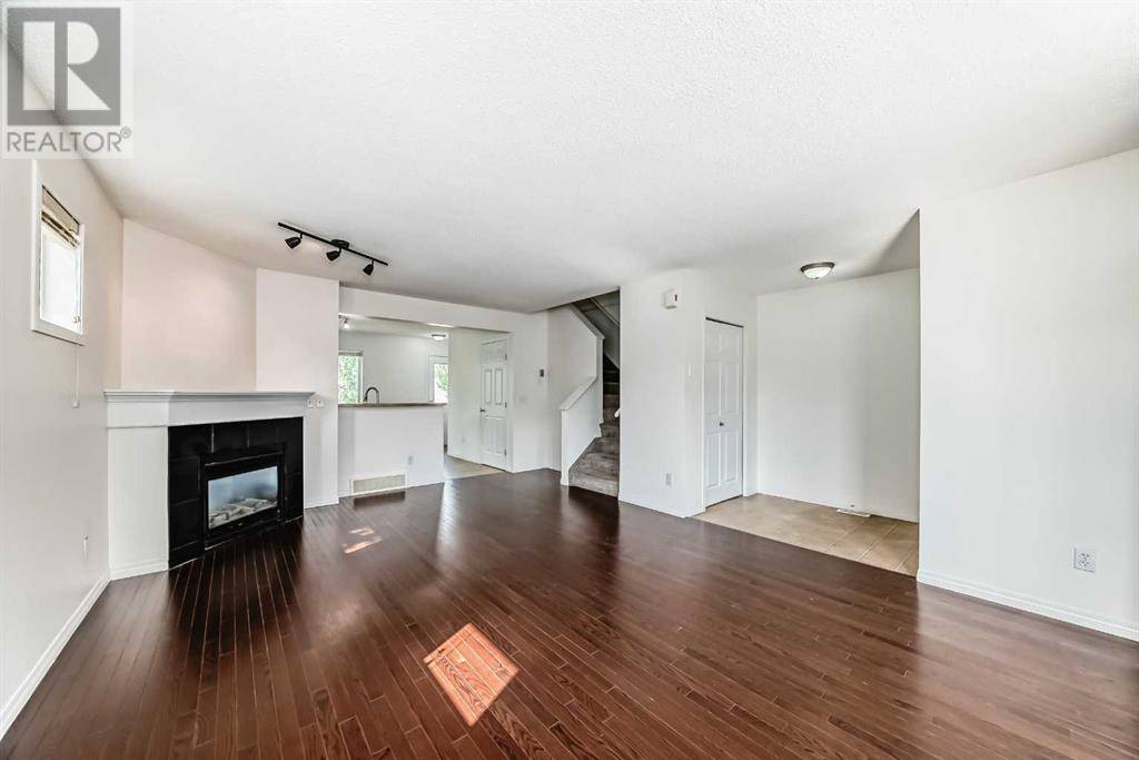 Calgary, AB T3A6H7,1 Royal Birch Villas NW