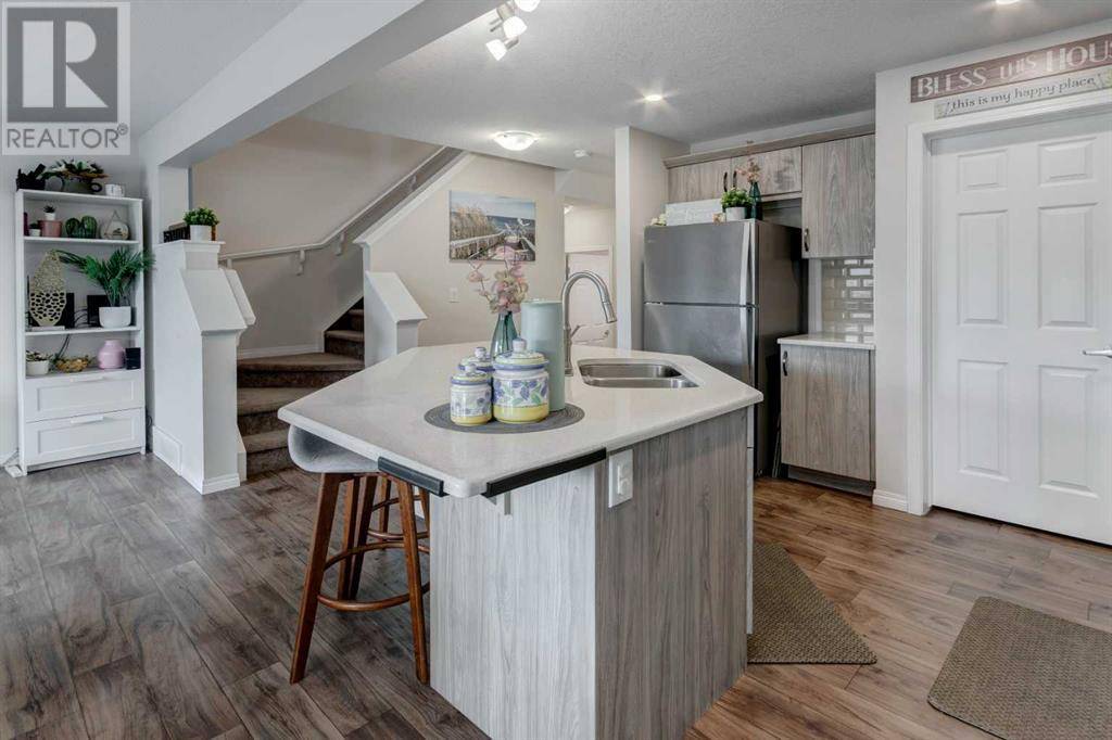 Airdrie, AB T4B4B3,5 Hillcrest Square SW