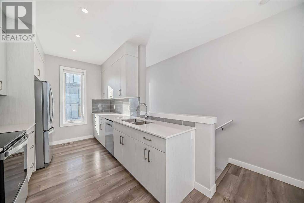 Calgary, AB T3P1S2,207 Evanscrest Square NW