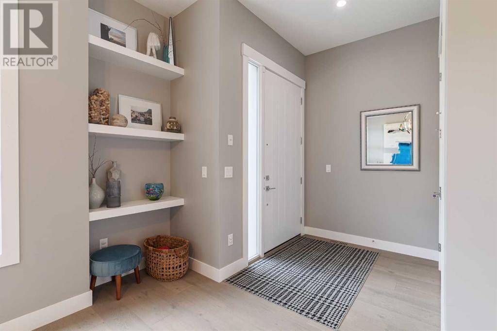 Calgary, AB T3E2Z7,2637 36 Street SW