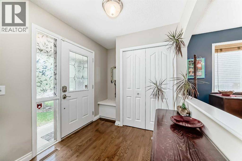Calgary, AB T3H5A2,54 Cougarstone Mews SW
