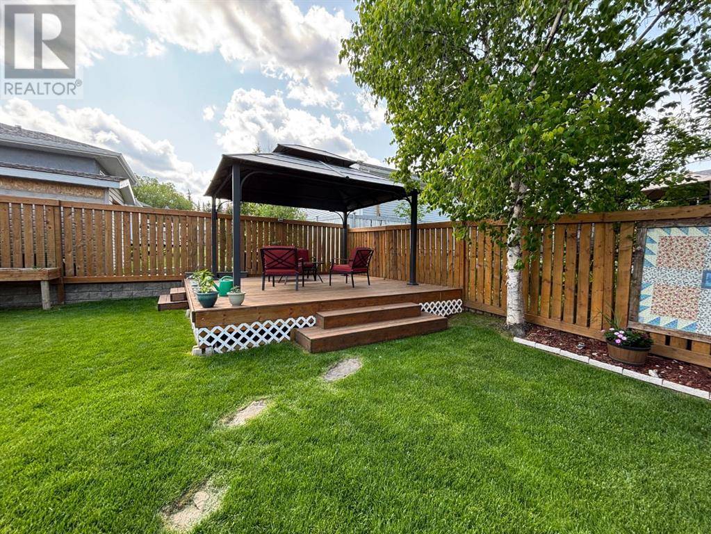 Hinton, AB T7V1H7,106 Borys Place