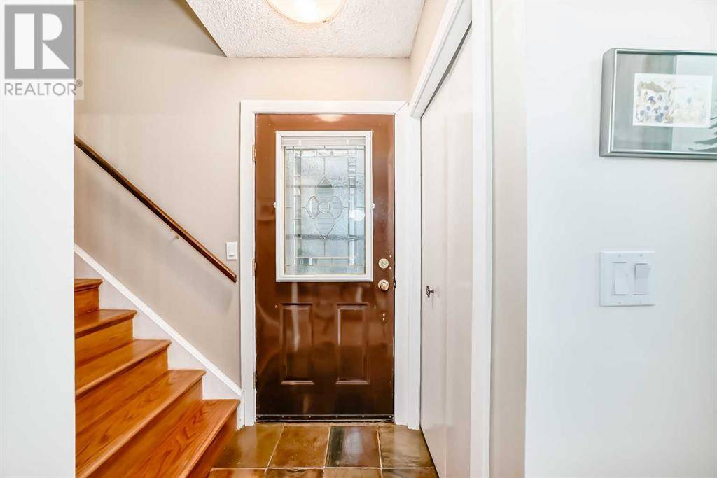 Calgary, AB T3E2G1,2206 27 Street SW